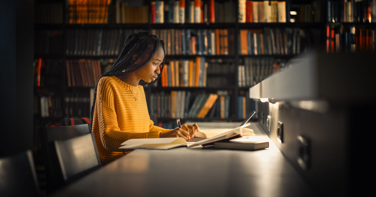 Estudantes negras são as que mais sofrem para permanecerem no ensino superior